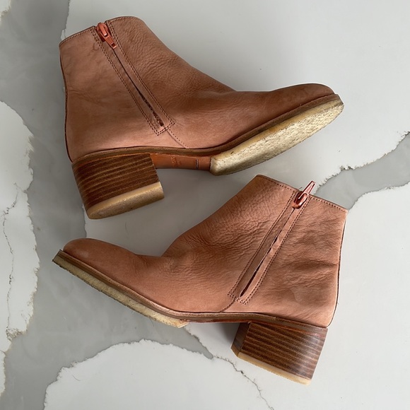Clarks Originals Chelsea Boots - Picture 3 of 11